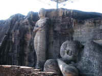 Twee van de meest indrukwekkende boeddhabeelden in Polonnaruwa