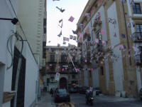 Palermo is gepromoveerd naar de Serie A, en de hele stad hangt helemaal vol met vlaggetjes